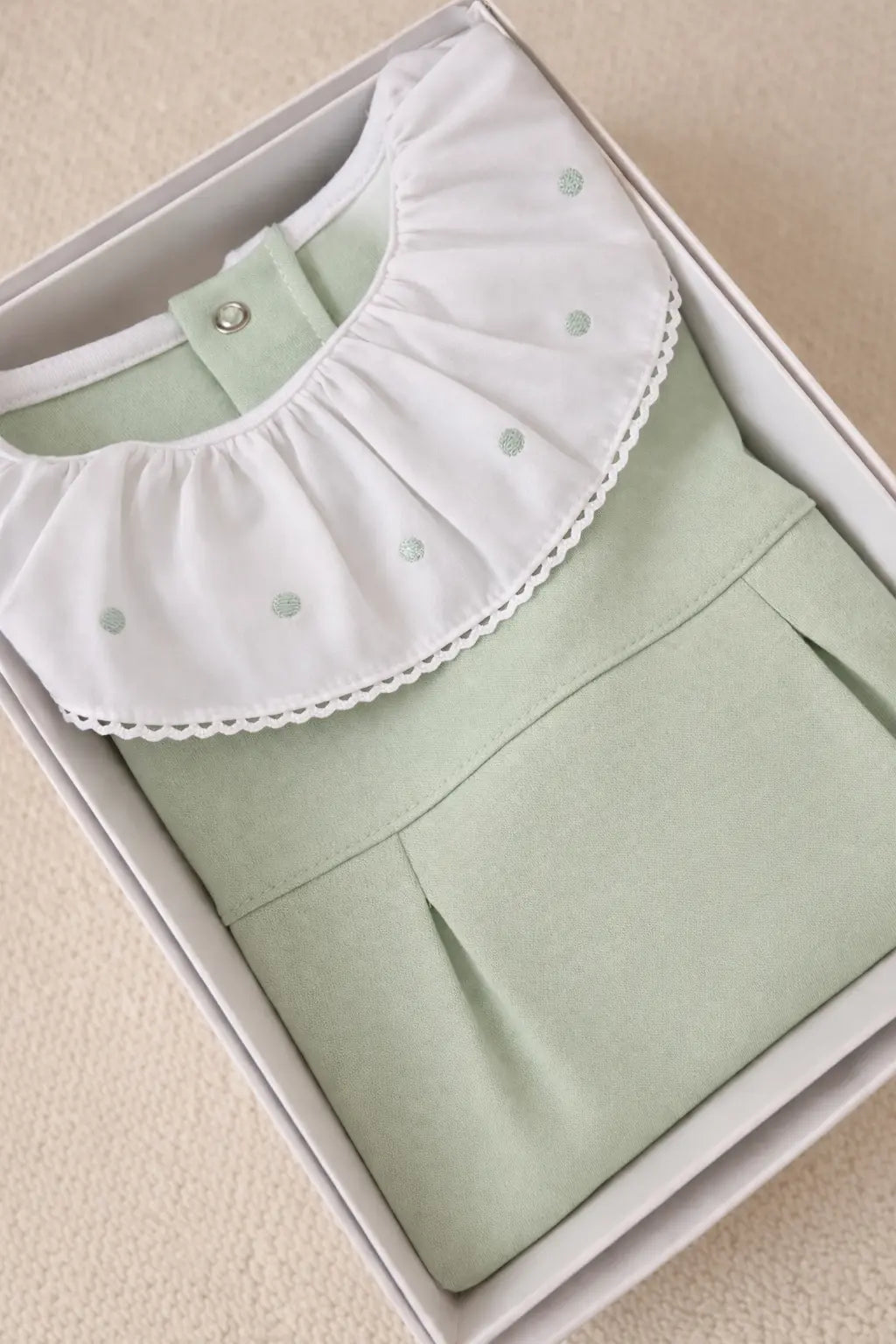 Babygrow Verde Seco com Gola Branca Alma de Ternura